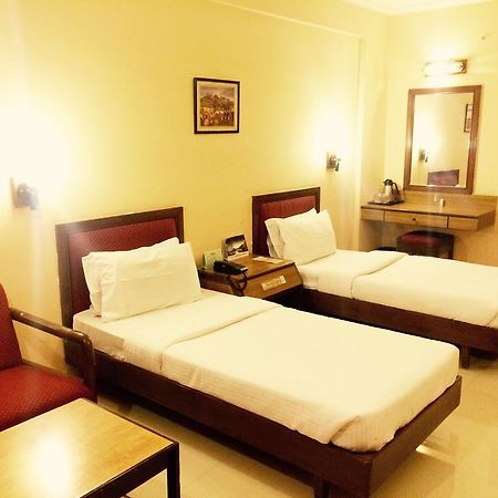 Hotel Harsha Hajdarabad Zewnętrze zdjęcie