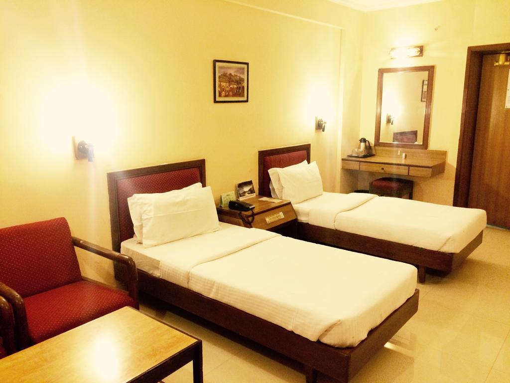 Hotel Harsha Hajdarabad Zewnętrze zdjęcie