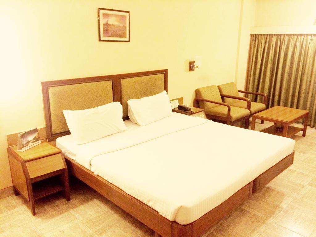 Hotel Harsha Hajdarabad Zewnętrze zdjęcie